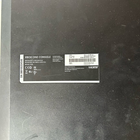 Xbox One Console - Picture 3 of 4